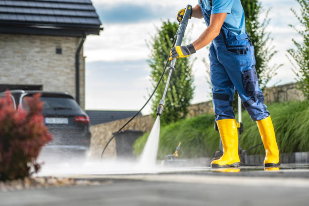Best Parking Lot and Garage Cleaning  in Keewatin, MN